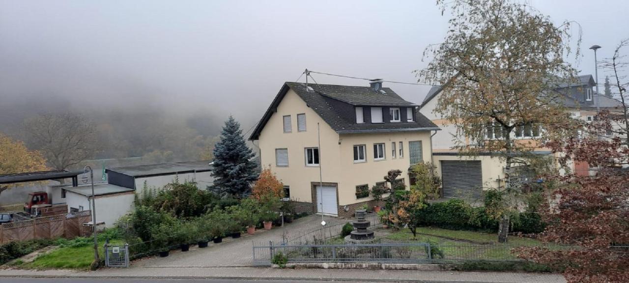 Ferienwohnung „Zur Alten Brauerei“ เมเซอนิค ภายนอก รูปภาพ
